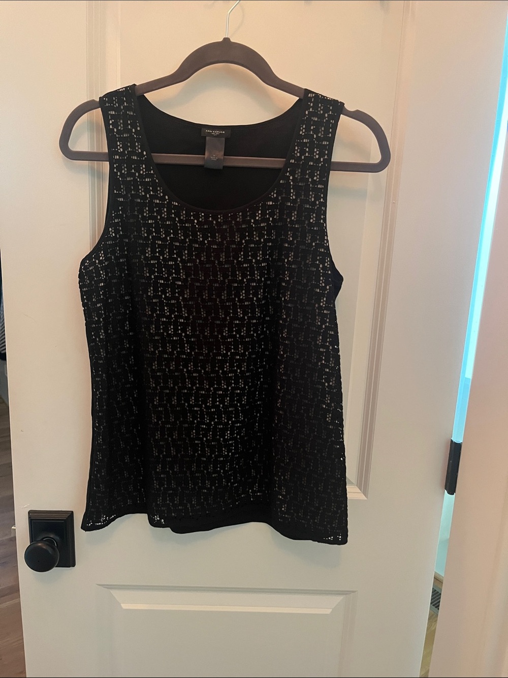 ❤️ 6 for 20 ❤️ Ann Taylor Lace-Over-Knit Black Sleeveless Top size m